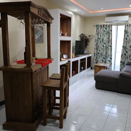 Very Bright Well Kept مارساسكالا