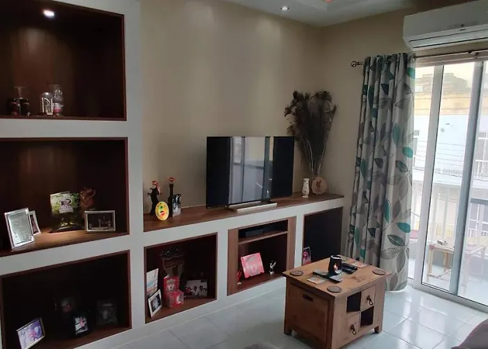 Very Bright Well Kept Apartament