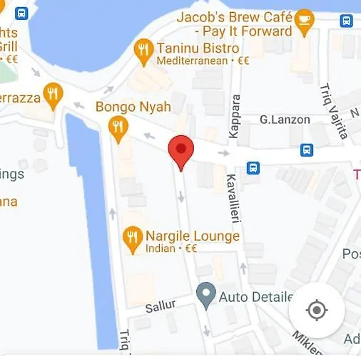 Very Bright Well Kept Apartament *